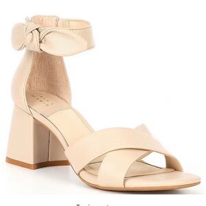 Alex Marie Adeline Leather Bow Block Heel Sandals Bisque Sz 6